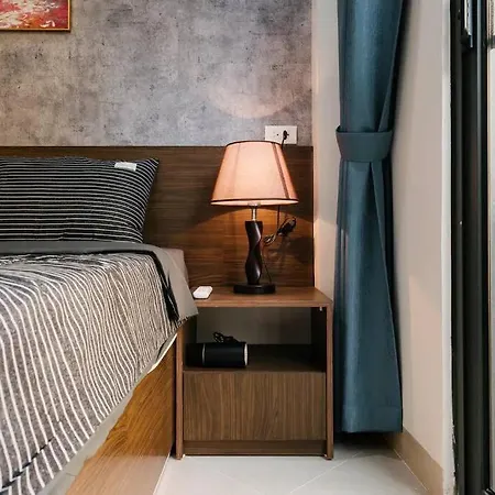 Oldquarter, Balcony, Peaceful, Netflix Apartment